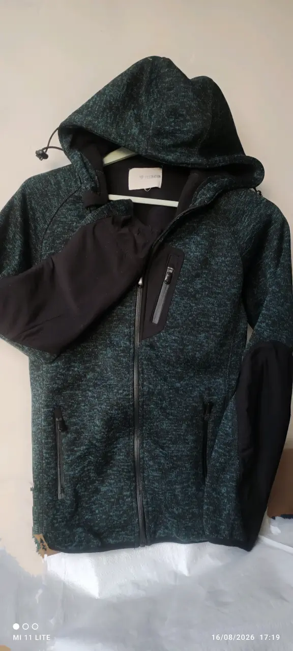 Chaqueta con capucha verde y negra Federation - 1