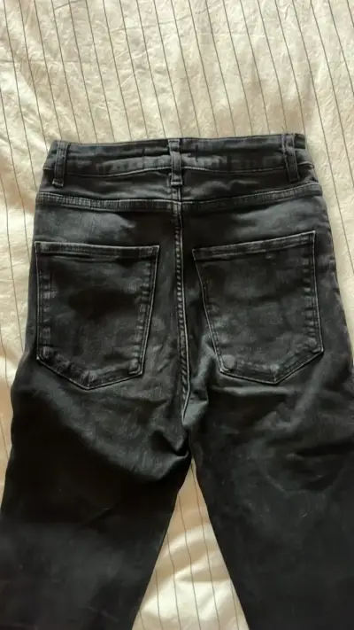 Jeans negros de tiro alto Zara - miniatura 2