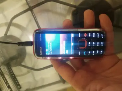 Teléfono celular Nokia 5130 XpressMusic rojo - miniatura 2