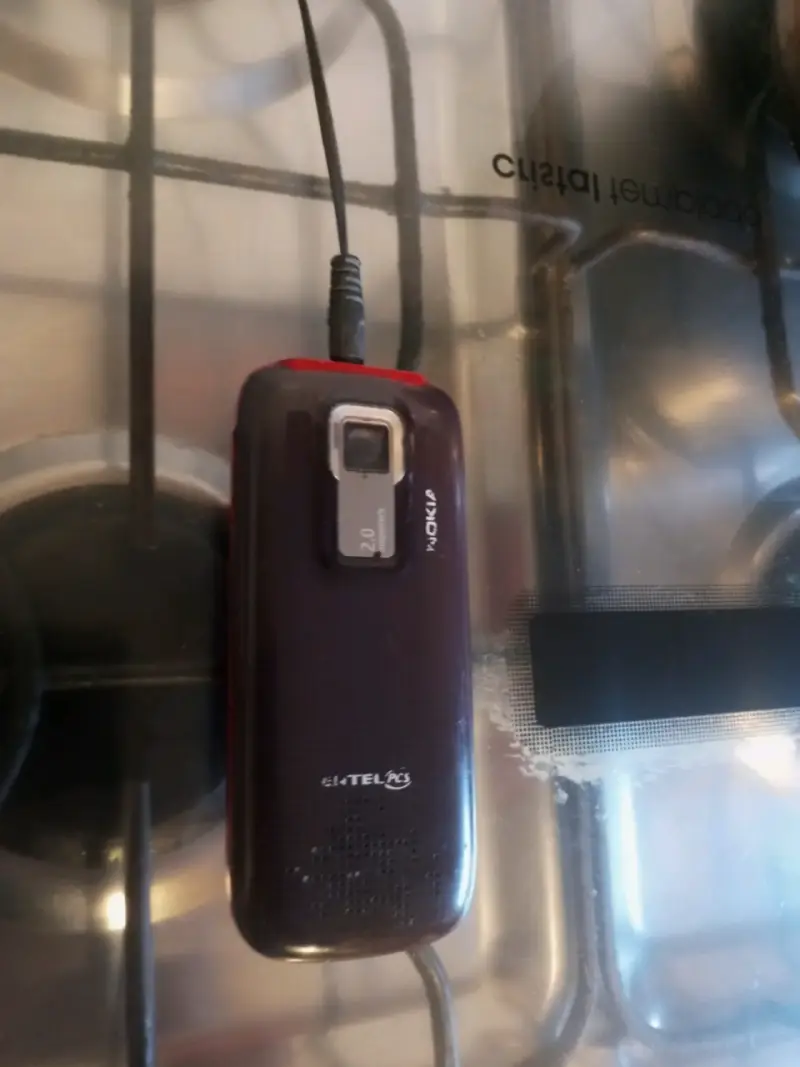 Teléfono celular Nokia 5130 XpressMusic rojo - 4