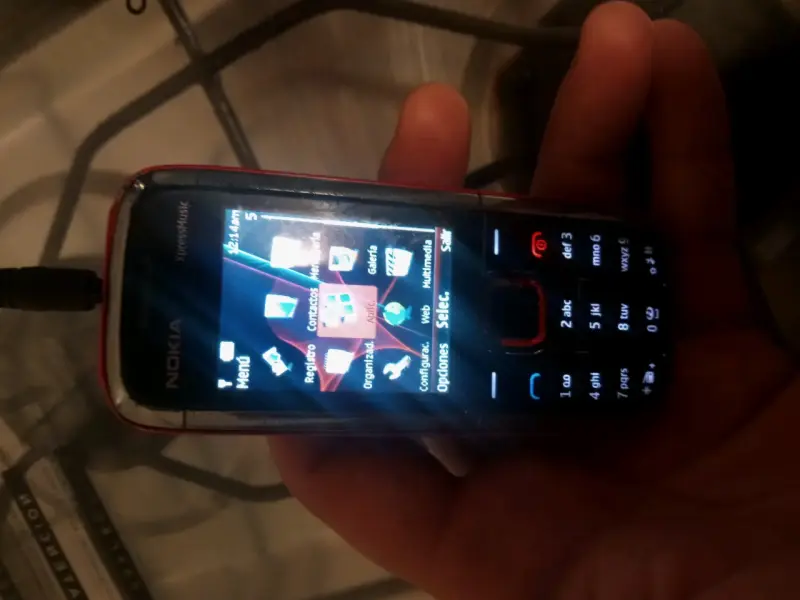 Teléfono celular Nokia 5130 XpressMusic rojo - 5