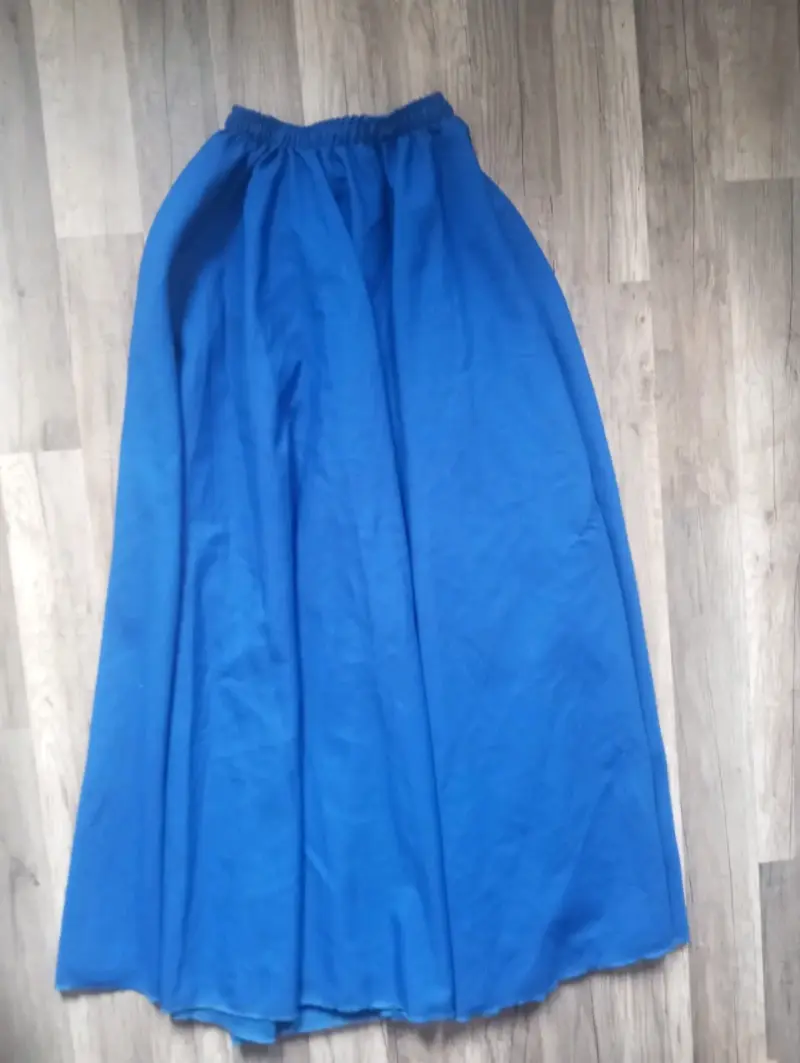 Falda larga azul para baile