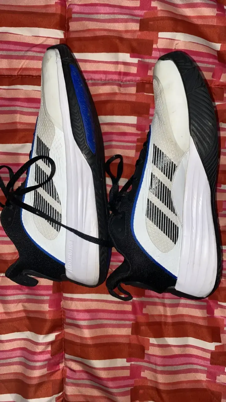 Zapatillas deportivas blancas y negras para hombre - 4