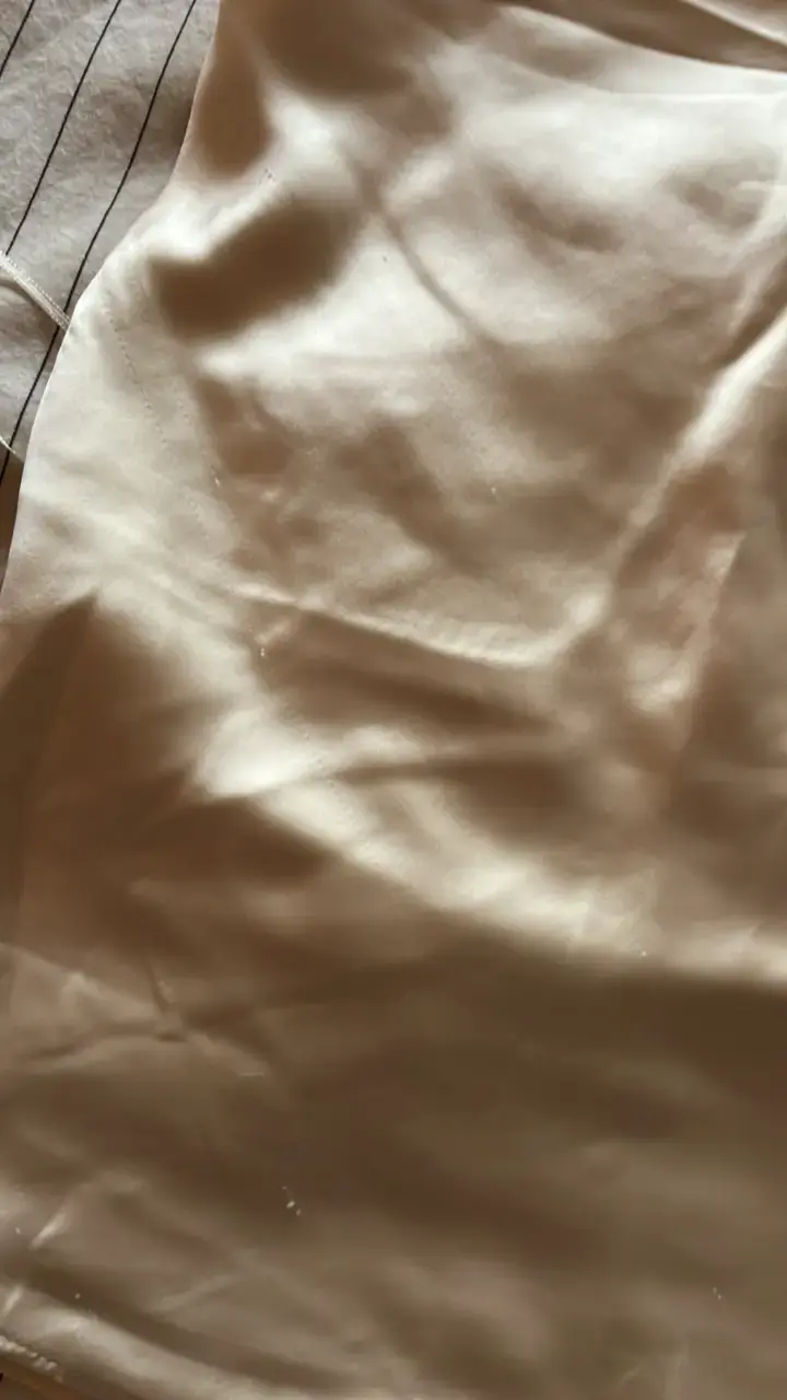 Top de satén crema Zara - 3