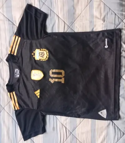 Camiseta de fútbol Argentina Messi negra - miniatura 1