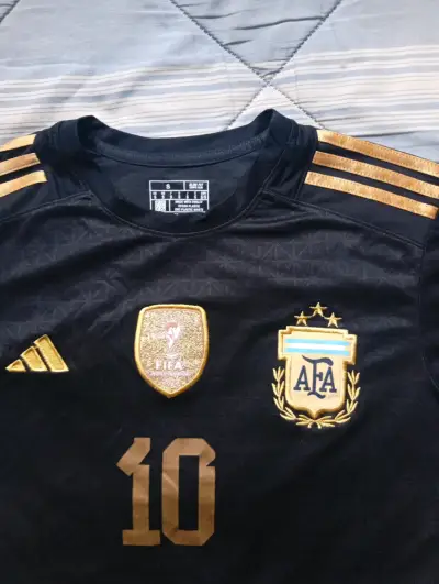 Camiseta de fútbol Argentina Messi negra - miniatura 3