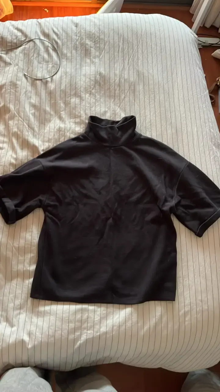 Polera negra de cuello alto Zara talla M