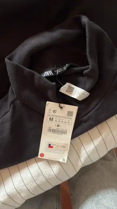 Polera negra de cuello alto Zara talla M - miniatura 3