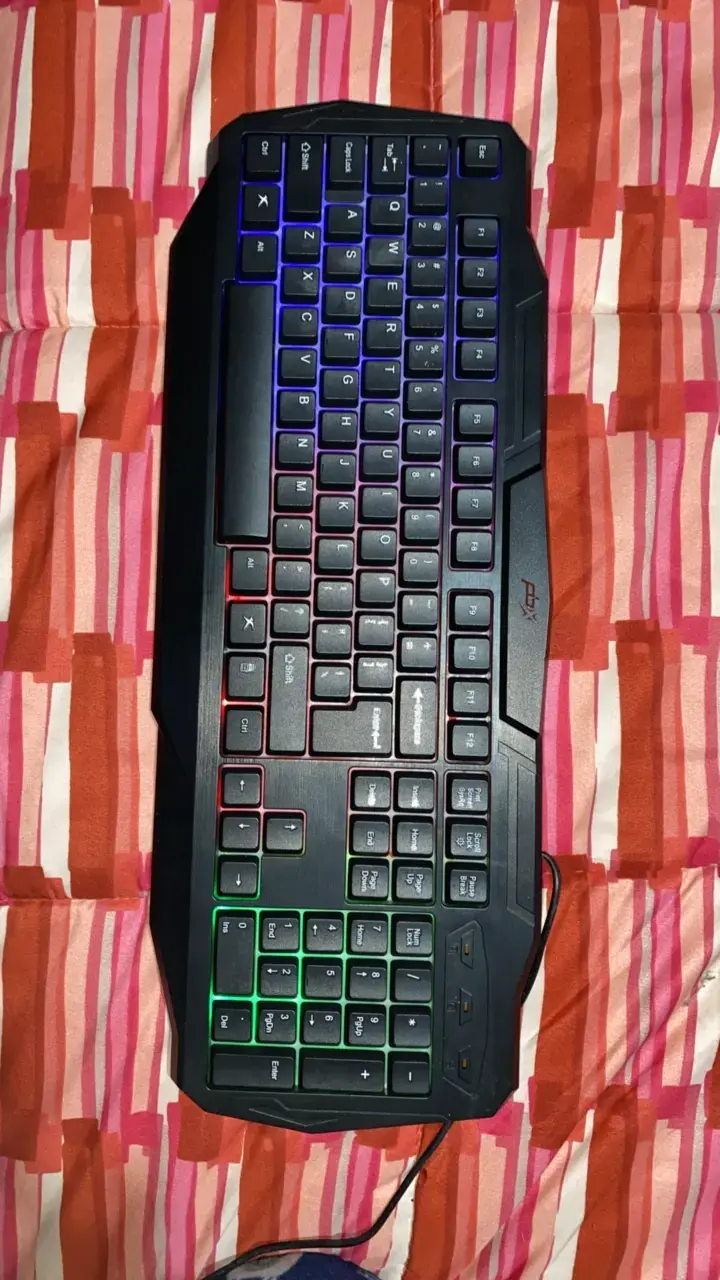 Teclado gamer retroiluminado USB - 4
