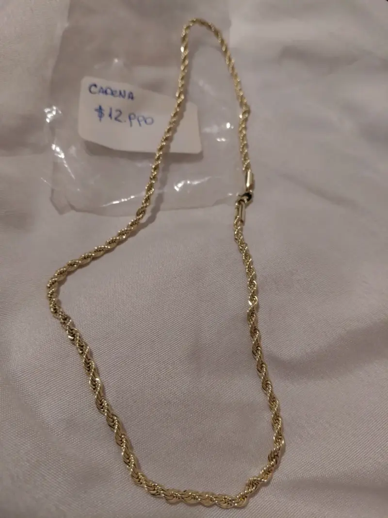 Cadena de oro trenzada elegante