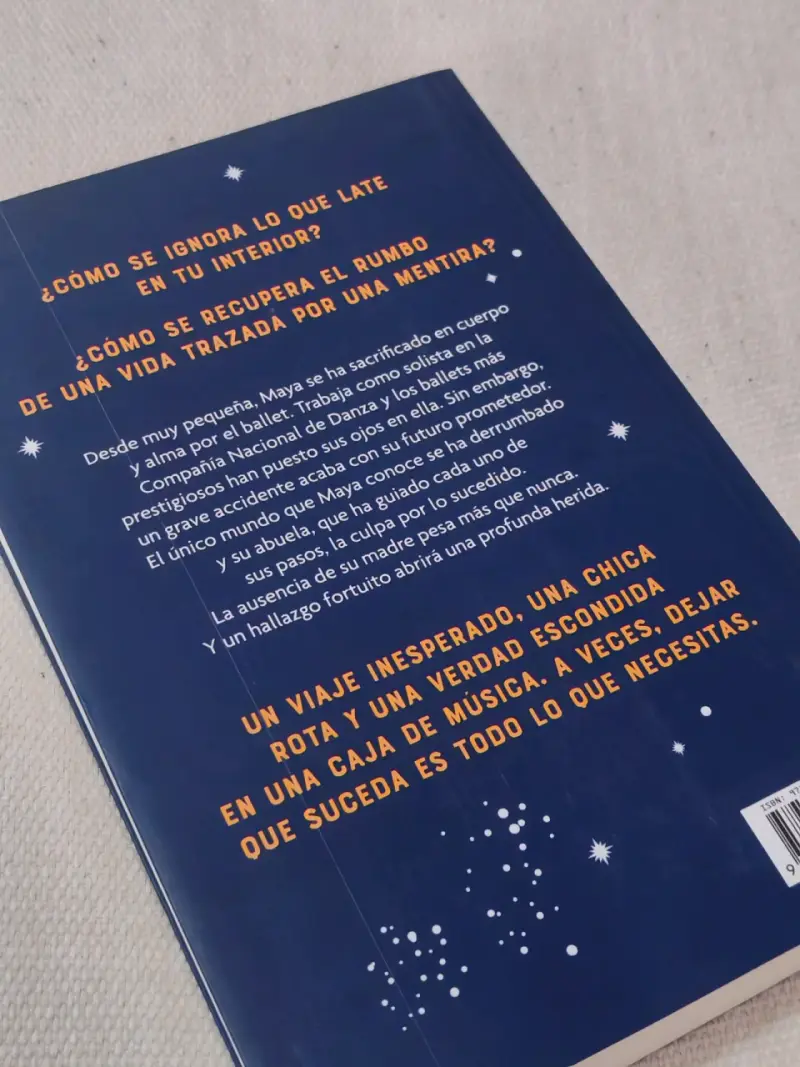 Libro 'Cuando No Queden Más Estrellas Que Contar' de María Martínez - 2