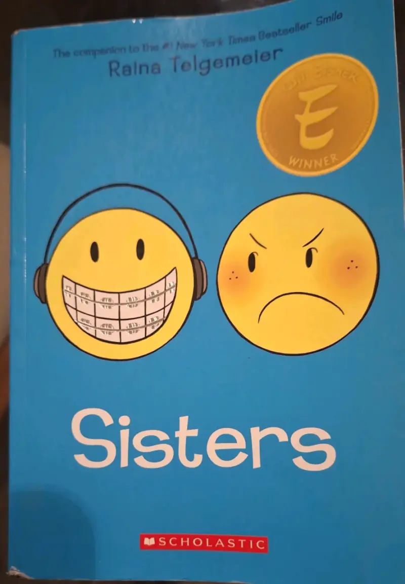 Libro 'Sisters' de Raina Telgemeier