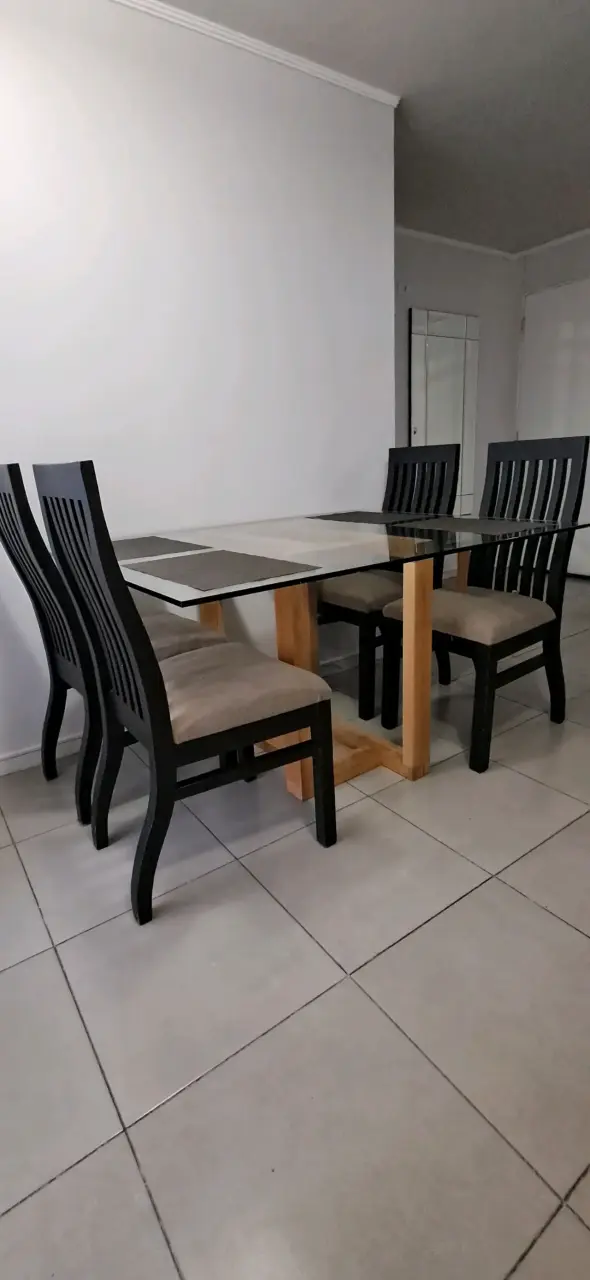 Juego de Comedor de Vidrio con Sillas - 3