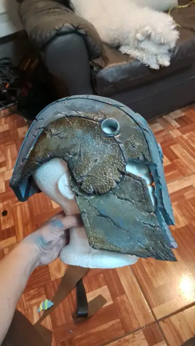 Casco artesanal de cosplay estilo medieval - miniatura 1