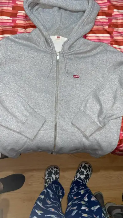 Polerón con capucha gris Levi's para hombre - miniatura 1