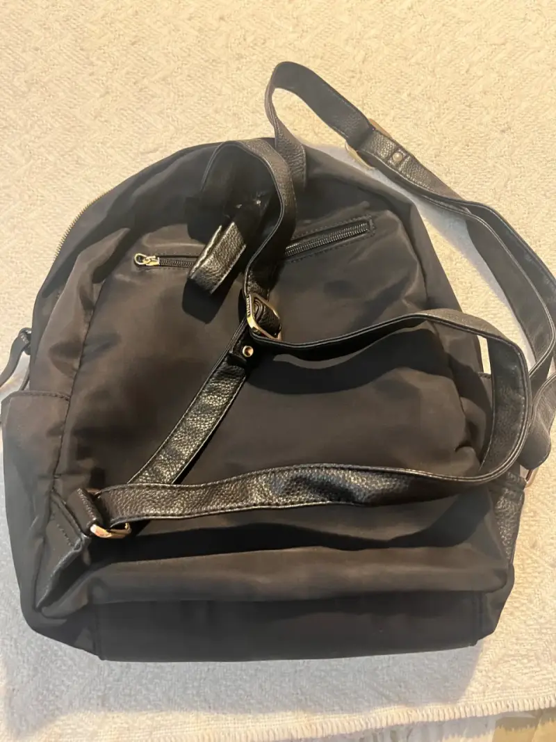 Mochila negra con detalles brillantes Amphora - 1