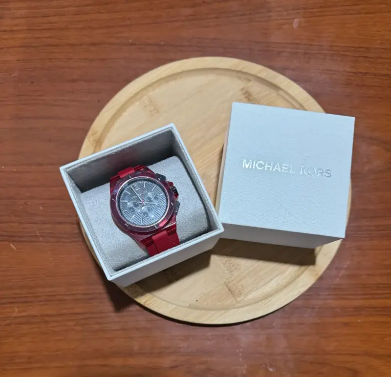 Reloj Michael Kors rojo con cronógrafo - 2