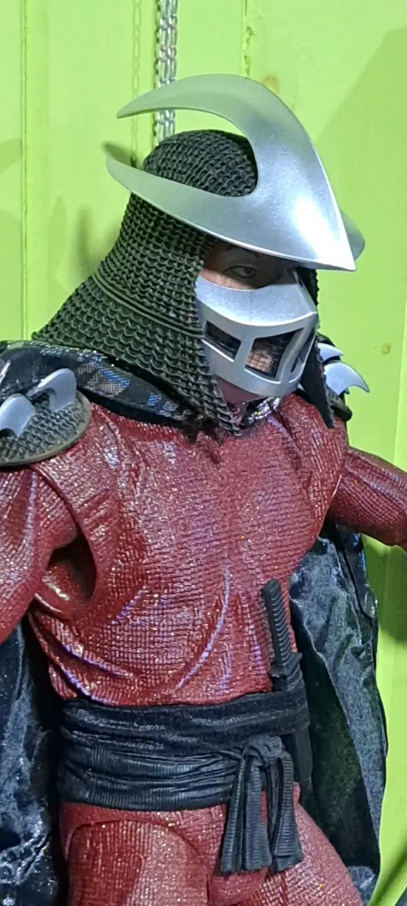 Figura de acción Shredder con armadura roja - 2