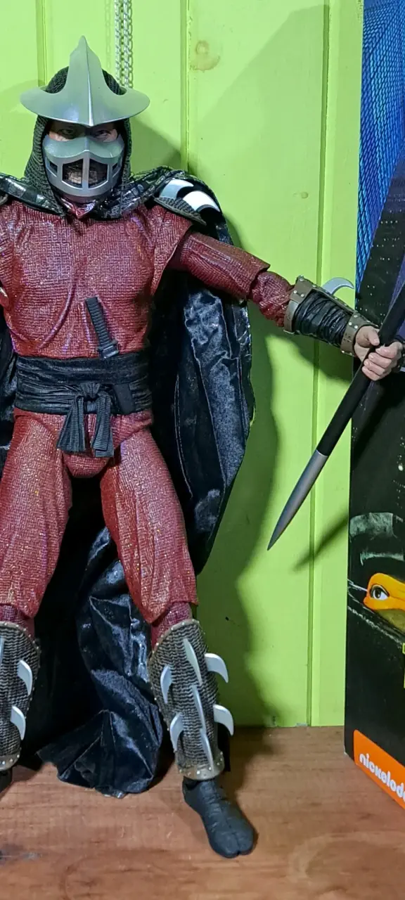 Figura de acción Shredder con armadura roja - 3