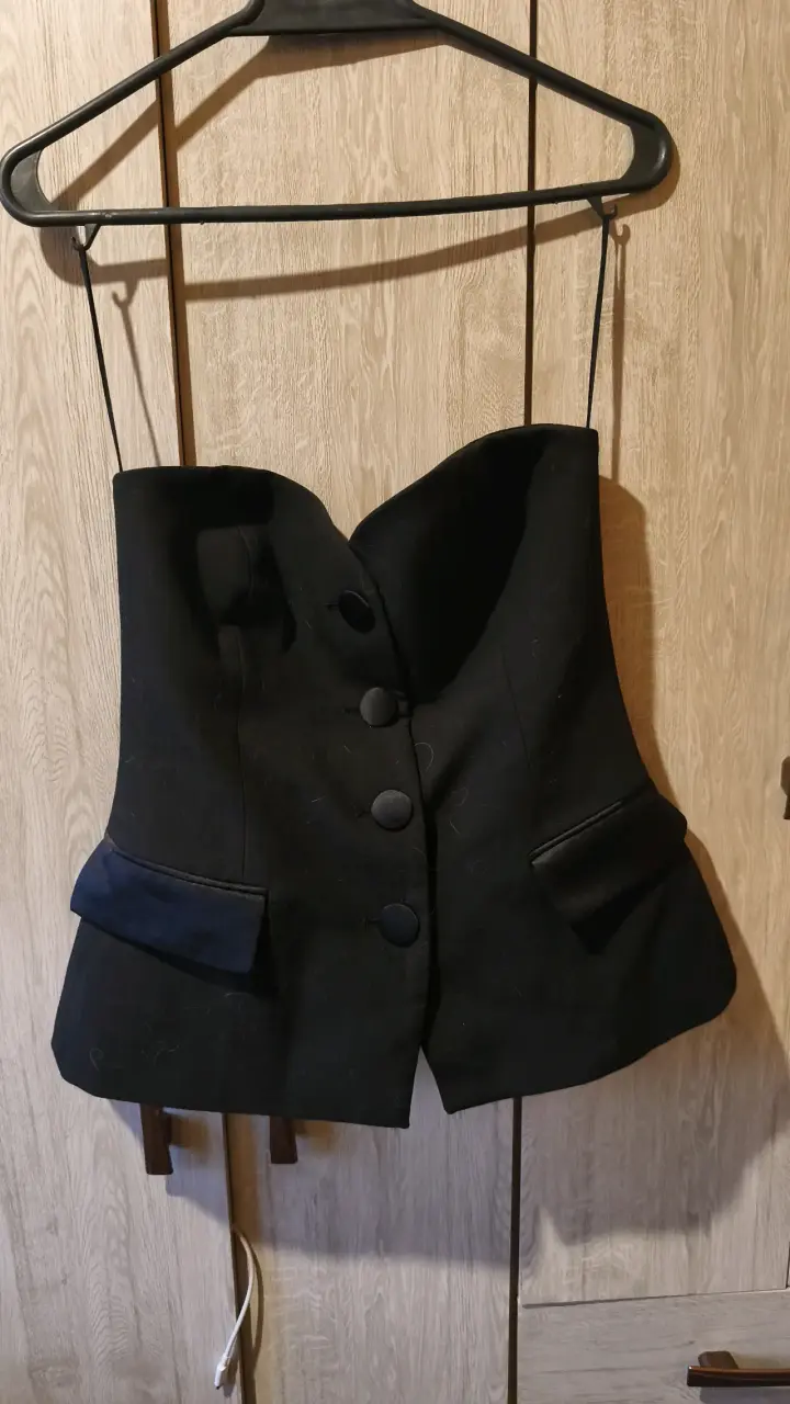 Chaleco negro elegante Zara para mujer - 1