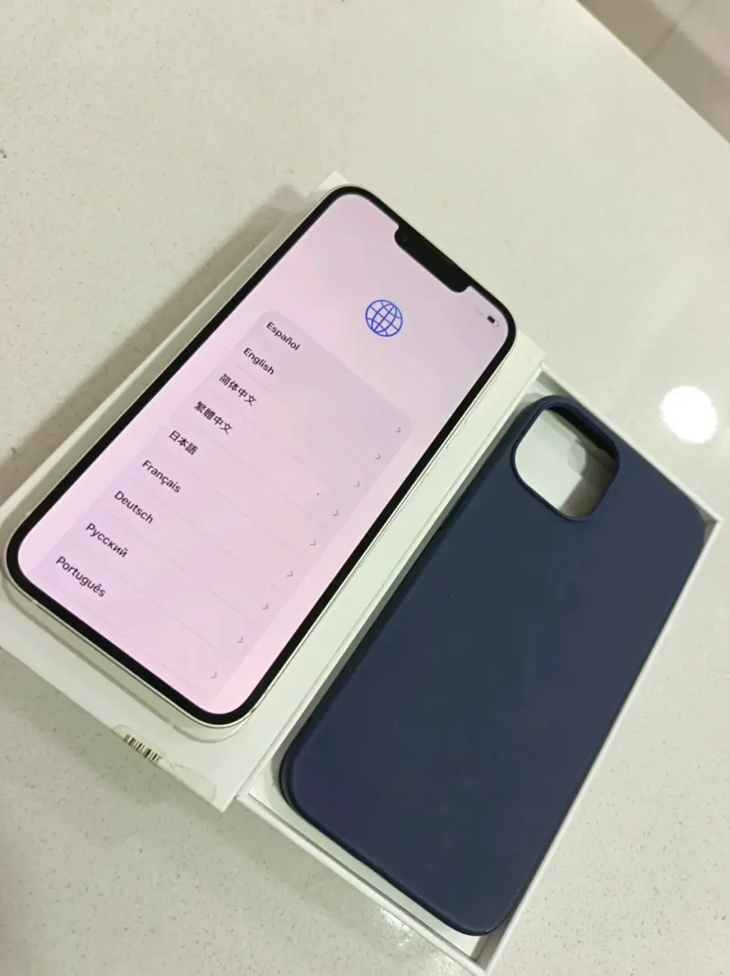 iPhone 13 blanco en excelente estado - 3