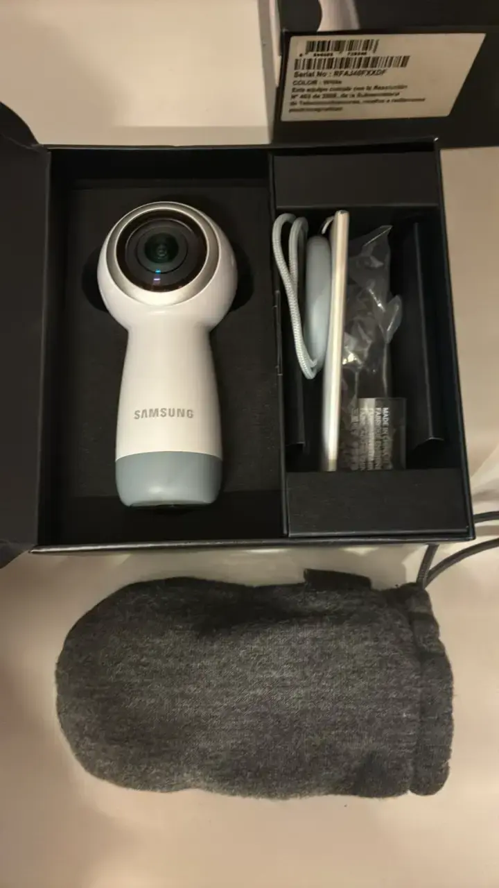 Cámara Samsung Gear 360 2017 en buen estado - 2