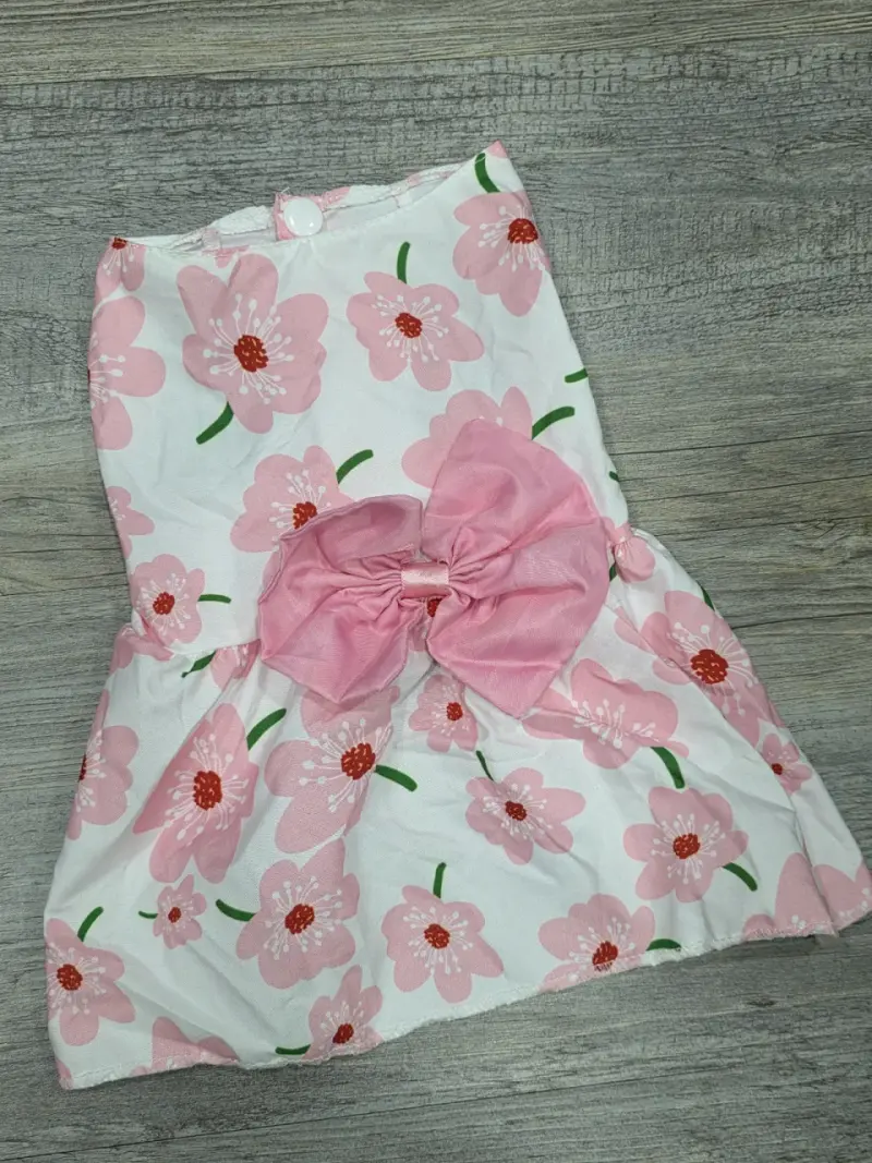 Vestido para perro con flores rosadas y lazo - 1