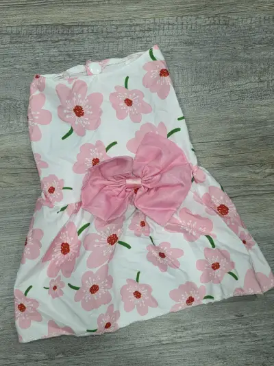 Vestido para perro con flores rosadas y lazo - miniatura 1
