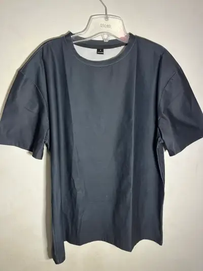 Polera negra con diseño 'Trust The Process' - miniatura 2