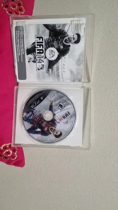 Juego FIFA 14 para PS3 en buen estado - miniatura 2