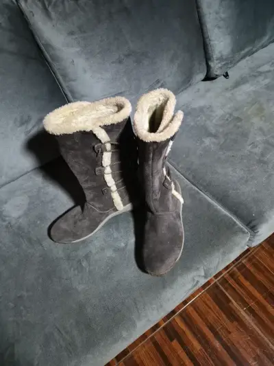Botas de invierno con forro de lana gris - miniatura 1