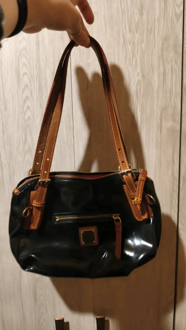Bolso de cuero Dooney & Bourke negro y marrón - 1