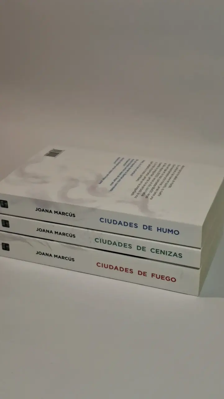 Trilogía Fuego de Joana Marcús - Libros - 1