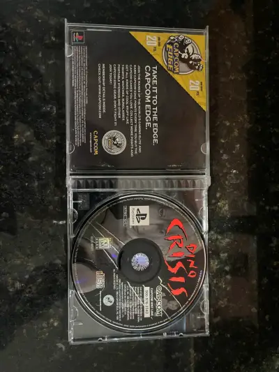 Juego Dino Crisis para PlayStation en buen estado - miniatura 2