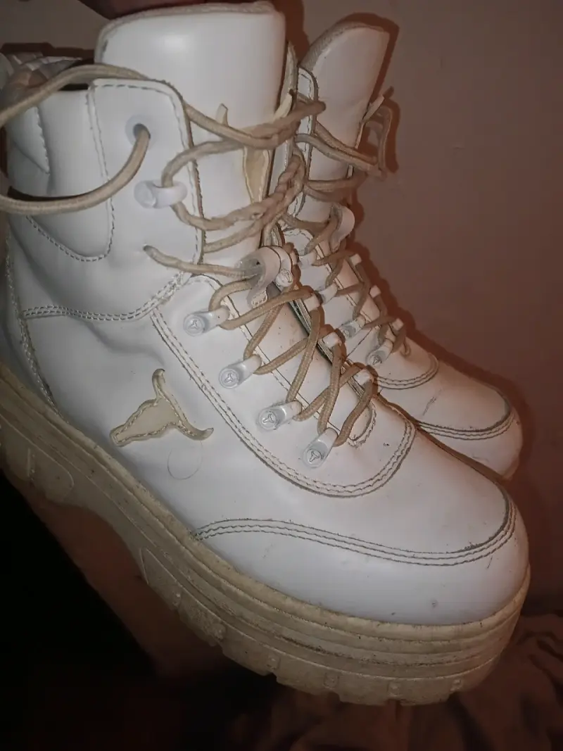 Botas blancas de cuero sintético talla 10 - 1