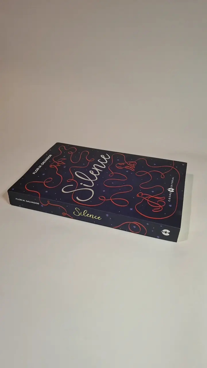 Libro 'Silence' de Flor M. Salvador - 2