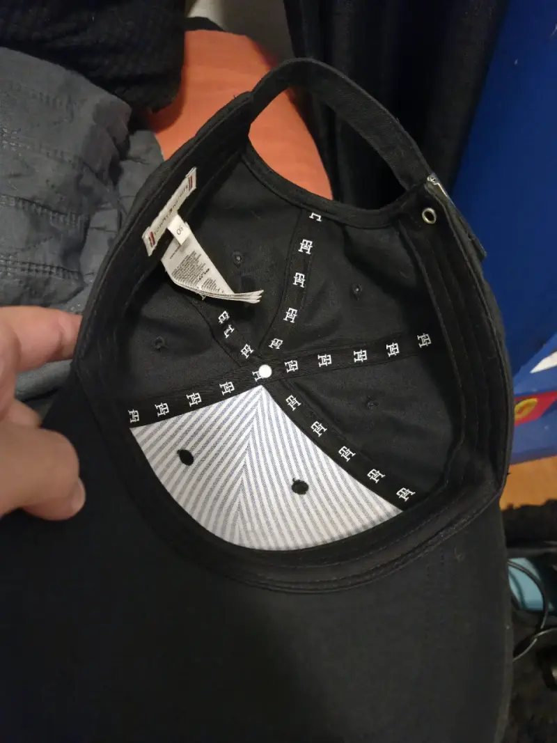 Gorra negra con logo TH ajustable - 1