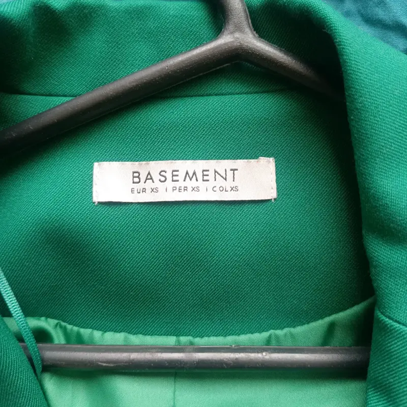 Blazer verde elegante para mujer Basement - 2