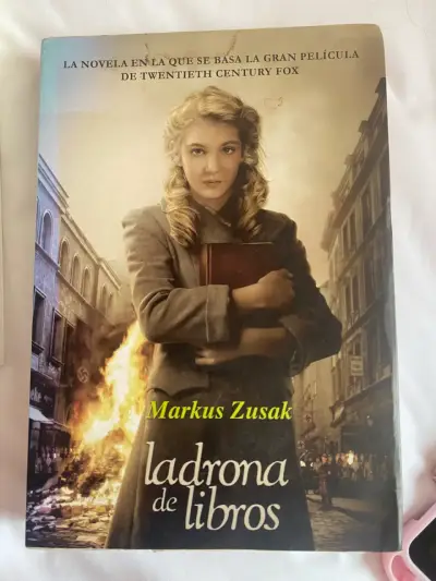 La Ladrona de Libros de Markus Zusak - miniatura 1