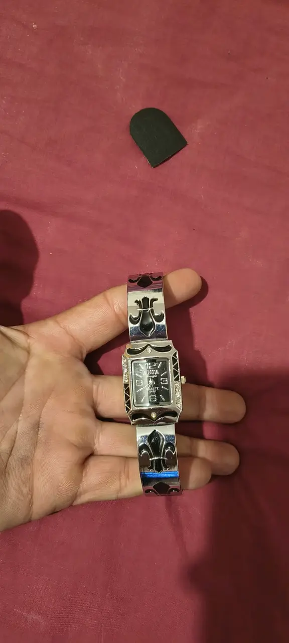 Reloj de pulsera Antea con diseño elegante - 6