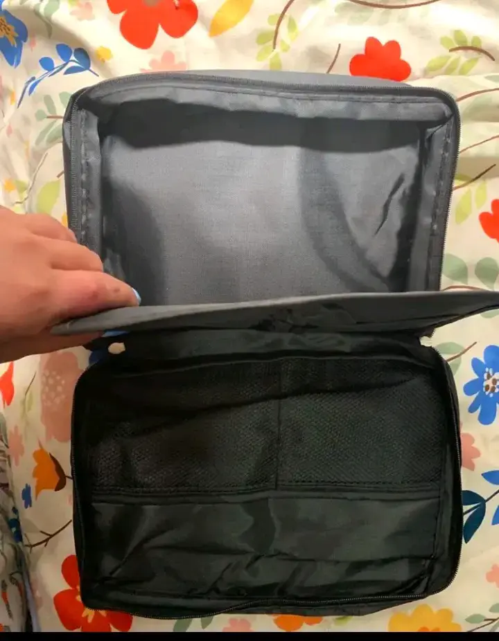Neceser de viaje negro con compartimentos - 3
