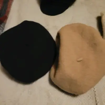 Boina de lana negra y beige - miniatura 1