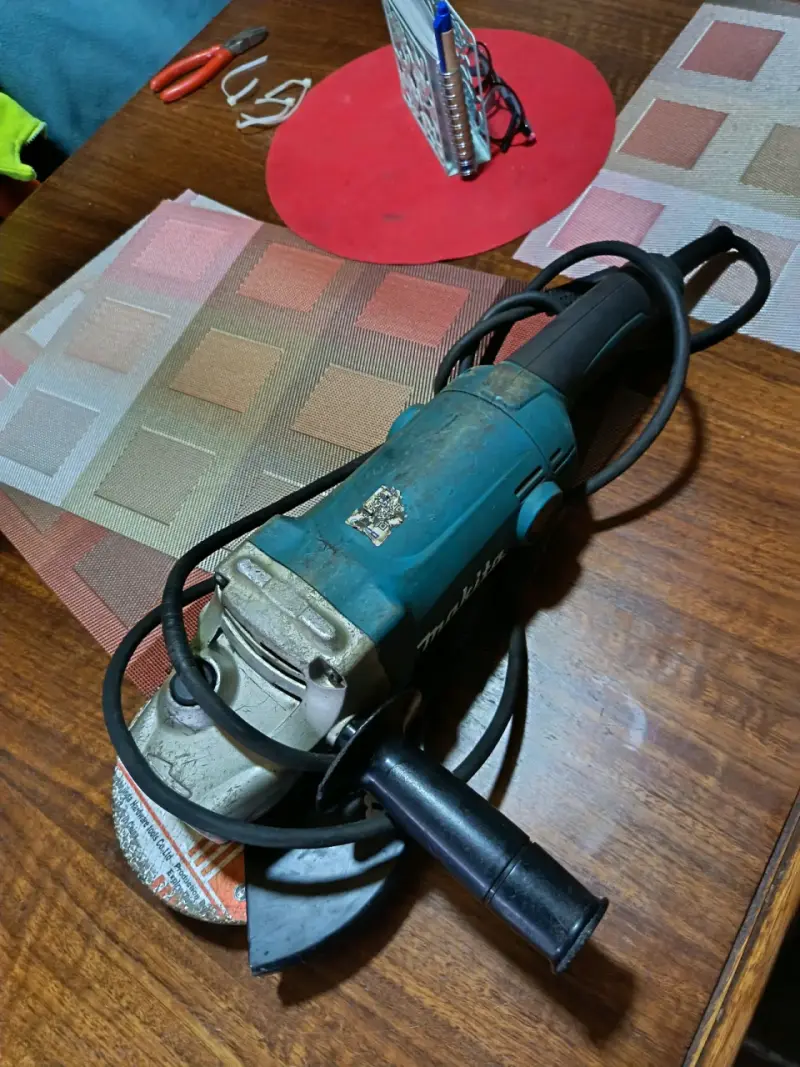 Esmeril angular Makita usado en buen estado - 5