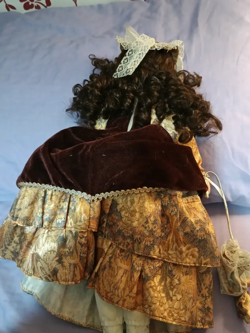 Muñeca de porcelana vintage - 6