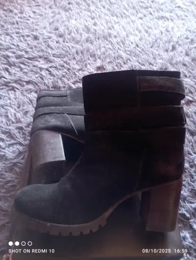 Botines de gamuza negro con tacón alto - miniatura 1