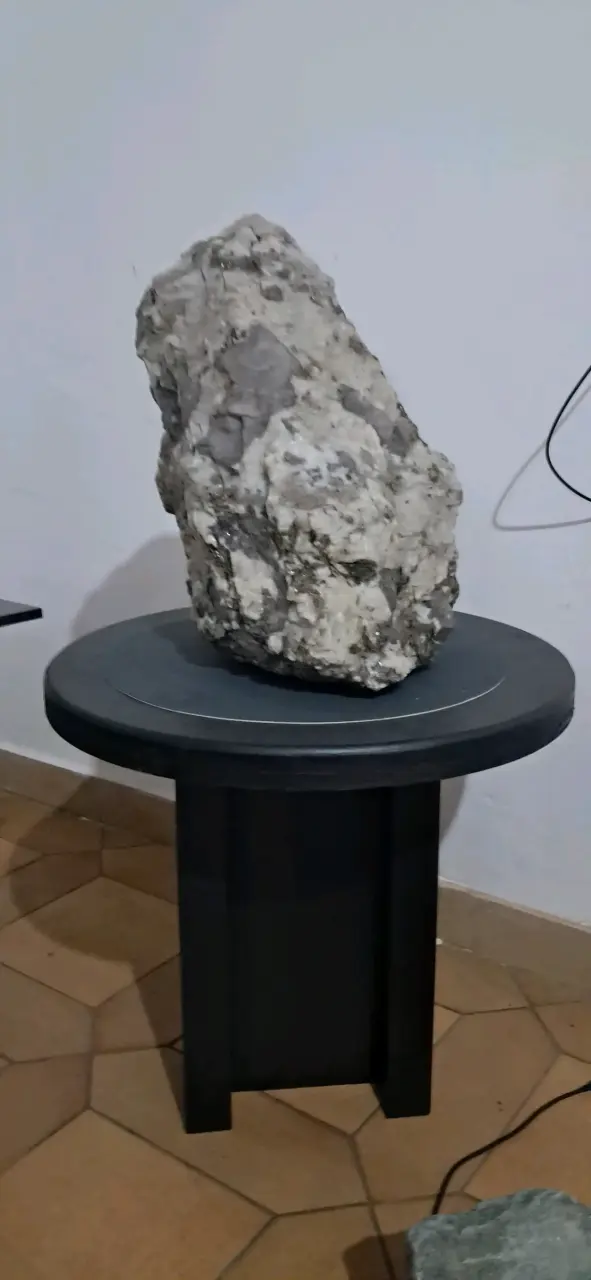 Roca decorativa de cuarzo y minerales - 3