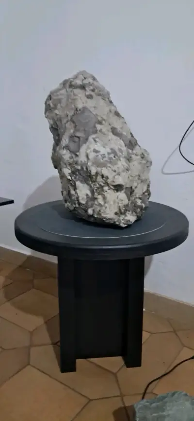 Roca decorativa de cuarzo y minerales - miniatura 3
