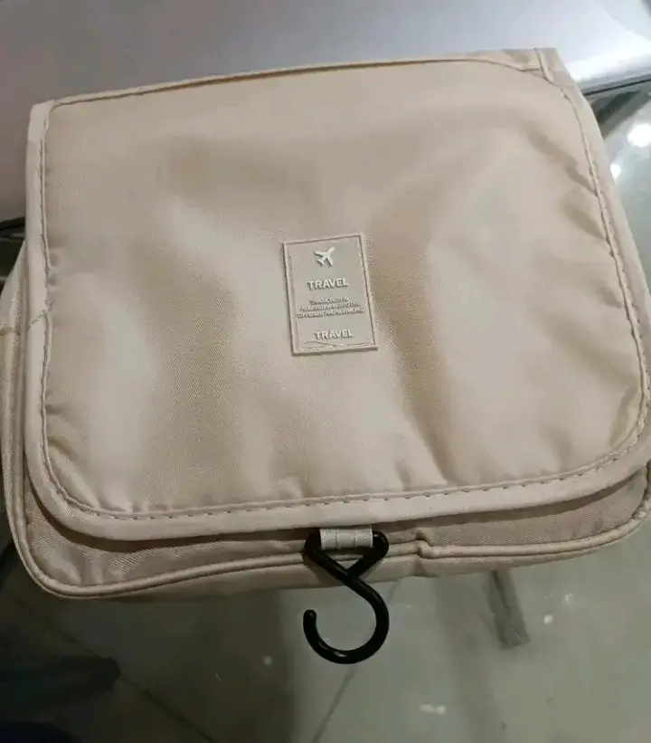 Neceser de Viaje Colgante Beige con Compartimentos - 4