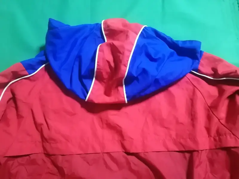 Chaqueta Roja de la Selección Chilena con Capucha - 4