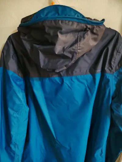 🔴Chaqueta impermeable azul Decathlon para hombre - miniatura 2